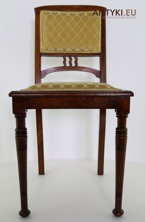 klasyczne krzesło antyczne drewniane