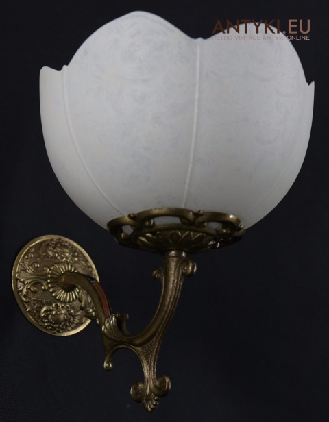 Klasyczna lampa ścienna retro do salonu lub korytarza