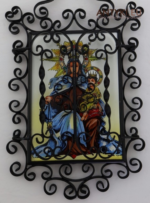 stylowy ołtarzyk z matką boską i jezusem