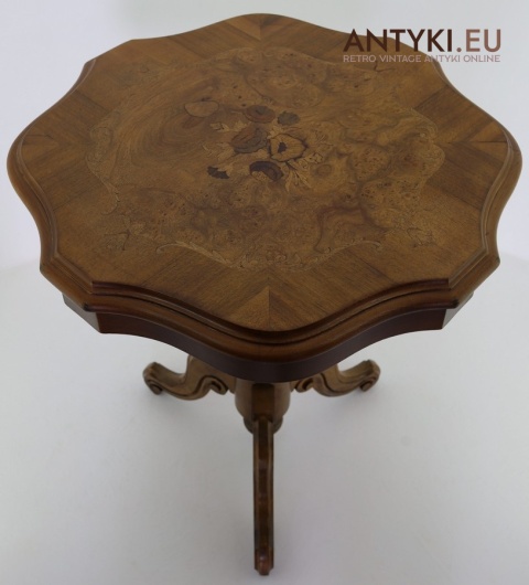 stylowy stolik antyczny z intarsją