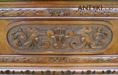 antyczna skrzynia rustykalna