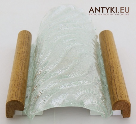 starodawna lampa ścienna z drewna i szkła