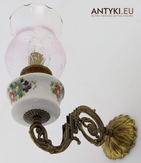 stylowy kinkiet z różowym kloszem