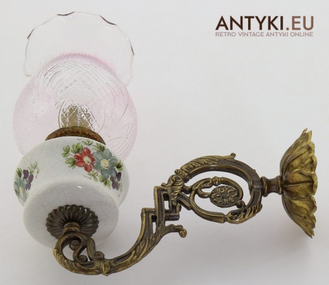 kinkiet z kwiatami i ceramiką crackle