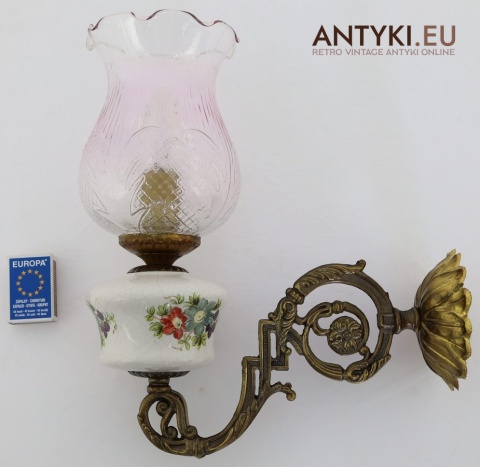 lampa ścienna w stylu neobarokowym