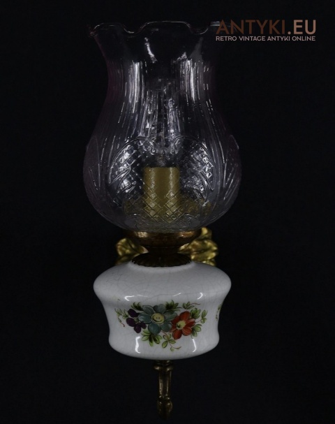 ozdobny kinkiet w stylu dworkowym