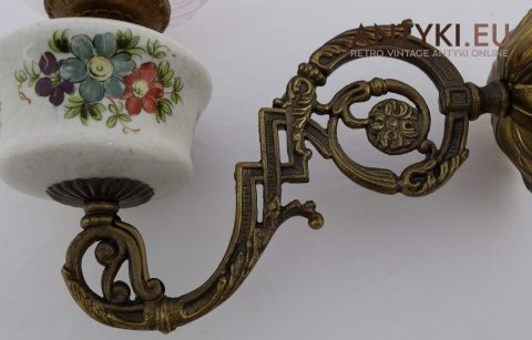 kinkiet retro z kwiatowym motywem