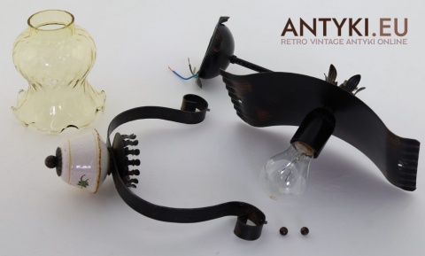 lampa sufitowa z ceramiką i szklanym kloszem