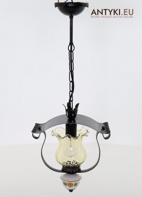 klasyczna lampa retro sufitowa z epoki