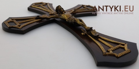 krzyż ścienny drewniany z epoki