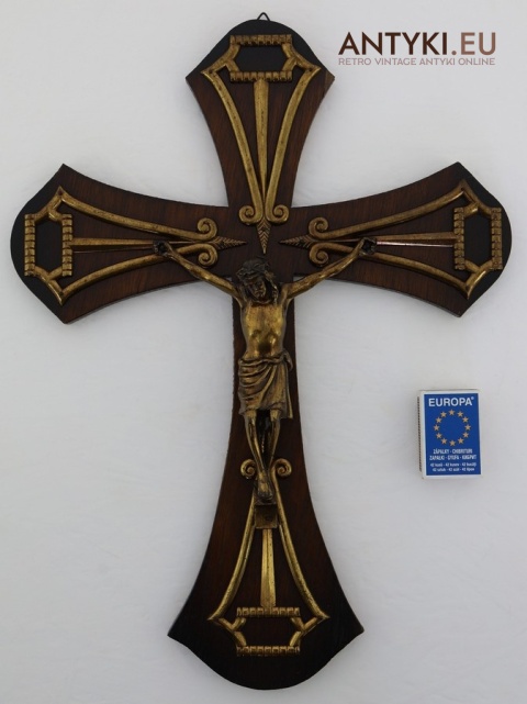 mosiężny krucyfiks z patyną