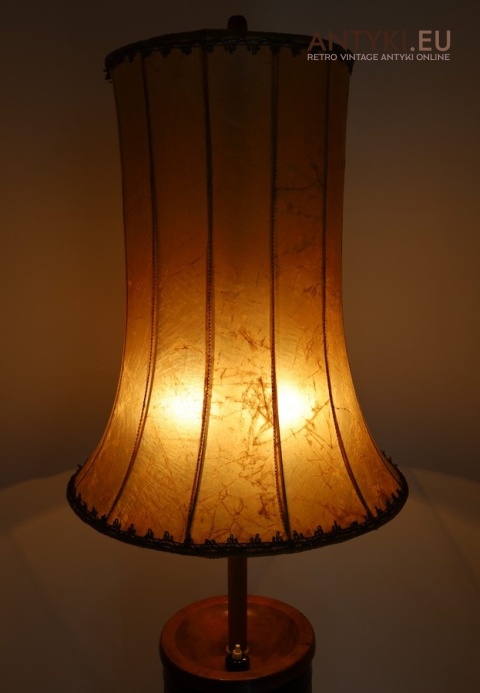 Oryginalna lampa retro z abażurem z epoki