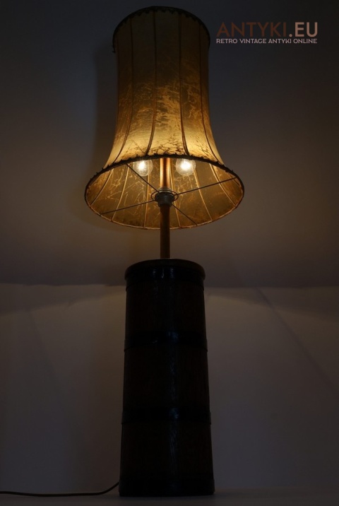 dekoracyjna lampa podłogowa do góralskiej chaty