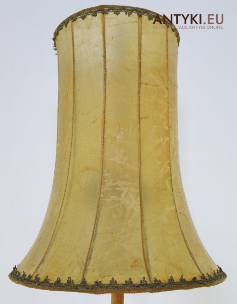 Oświetlenie drewniane retro do wnętrz rustykalnych