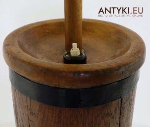 Lampa z duszą – podstawa z dawnej maselnicy