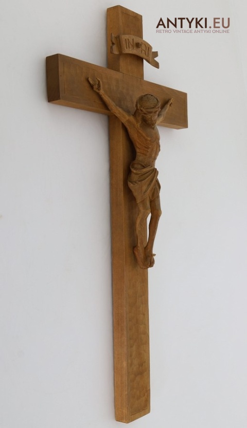 krzyż w góralskim stylu