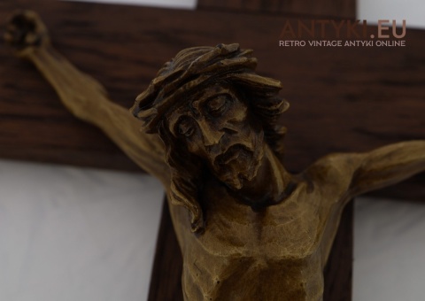 krucyfiks drewniany antyk do kapliczki