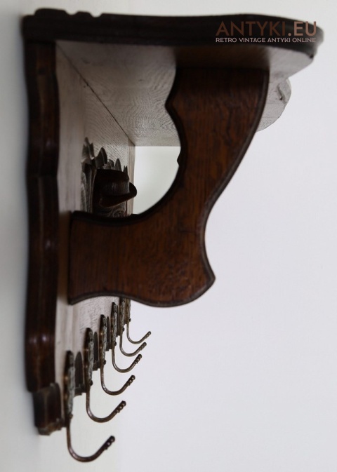 wieszak retro z rzeźbą mężczyzny
