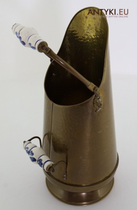 stylowy pojemnik mosieżny na parasole