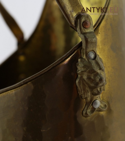 ozdobny dzban vintage z lwem