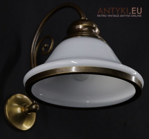 kinkiet vintage z mlecznym kloszem