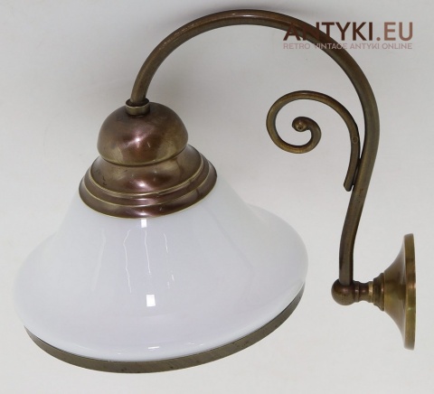 mosiężna lampa ścienna z epoki
