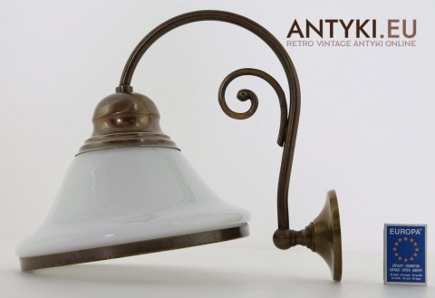 stylowy kinkiet z epoki