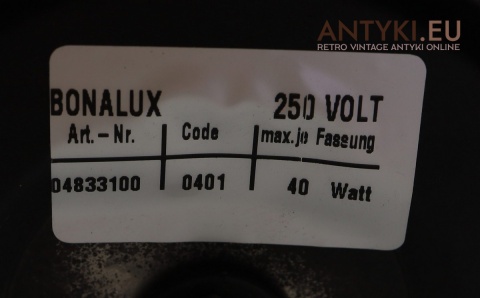 Nostalgiczna lampka stołowa z zielonym kloszem – rustykalny styl vintage