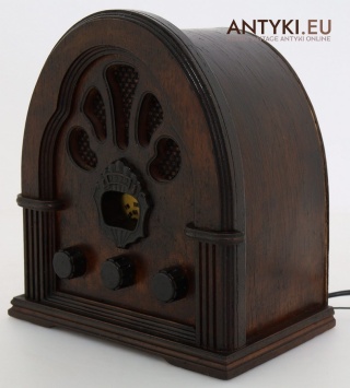 Retro radio stylizowane na antyk – dekoracyjna atrapa vintage