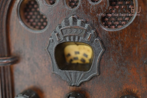 Retro radio stylizowane na antyk – dekoracyjna atrapa vintage