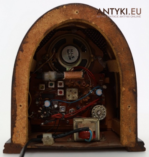 Retro radio stylizowane na antyk – dekoracyjna atrapa vintage