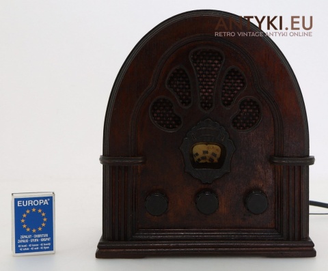 Retro radio stylizowane na antyk – dekoracyjna atrapa vintage
