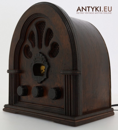 Retro radio stylizowane na antyk – dekoracyjna atrapa vintage