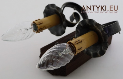 rustykalny kinkiet z drewna i metalu