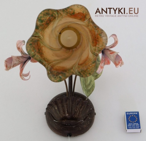 szklany klosz w stylu secesyjnym