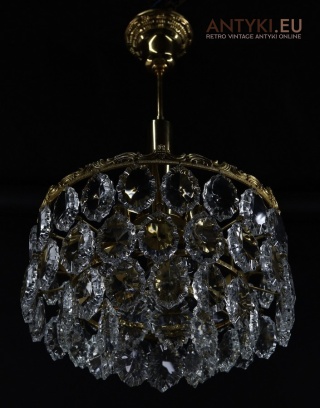 Mały stylowy żyrandol z kryształkami – elegancka lampa z połowy XX wieku