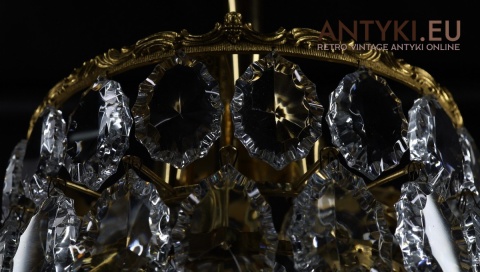 mały żyrandol w stylu vintage