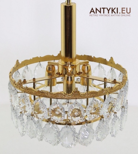 żyrandol z epoki retro z kryształami