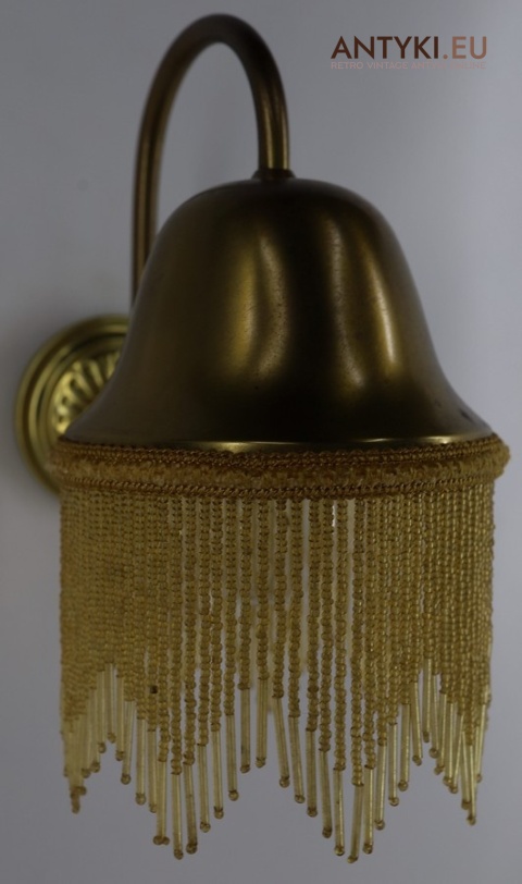 Lampa ścienna vintage z ozdobnymi detalami