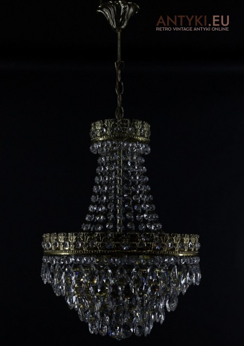 antyczny żyrandol z dawnych lat