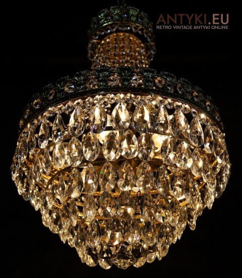 stylowy żyrandol kryształowy vintage