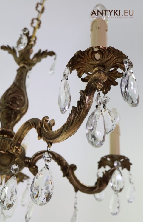 antyczne oświetlenie pałacowe