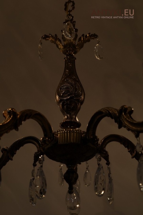 Antyczny pałacowy żyrandol barokowy z epoki – stylowe oświetlenie vintage