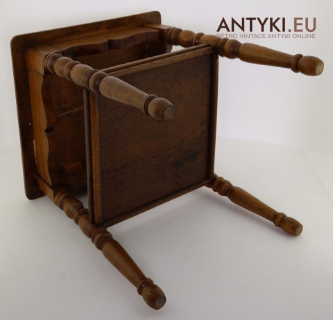 drewniany stolik pomocniczy rustykalny