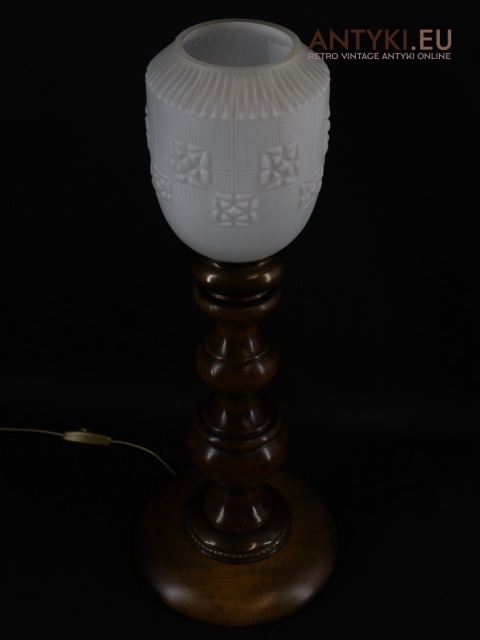 stołowa lampa z litego drewna vintage