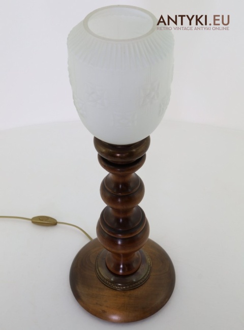 stołowa rustykalna lampa z tłoczonym szkłem