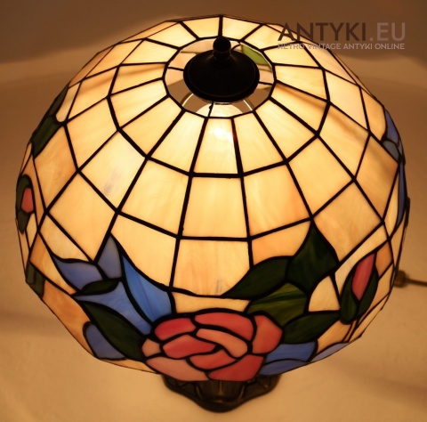 lampa tiffany vintage na stolik