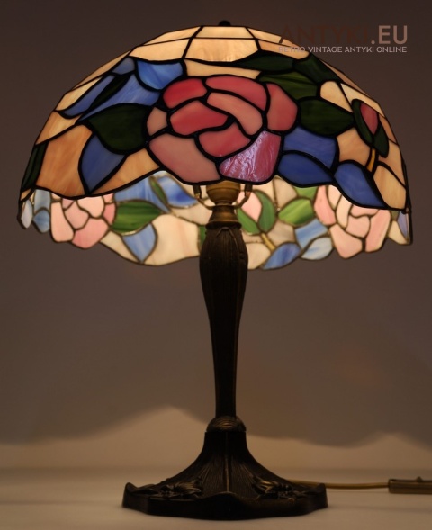 lampa tiffany vintage na biurko