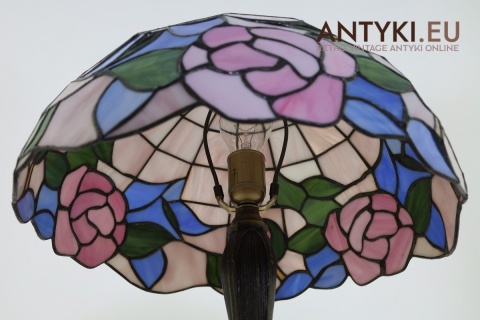 duża lampa stołowa z witrażem
