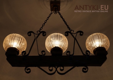 żyrandol klasyczny do wiejskiej chaty